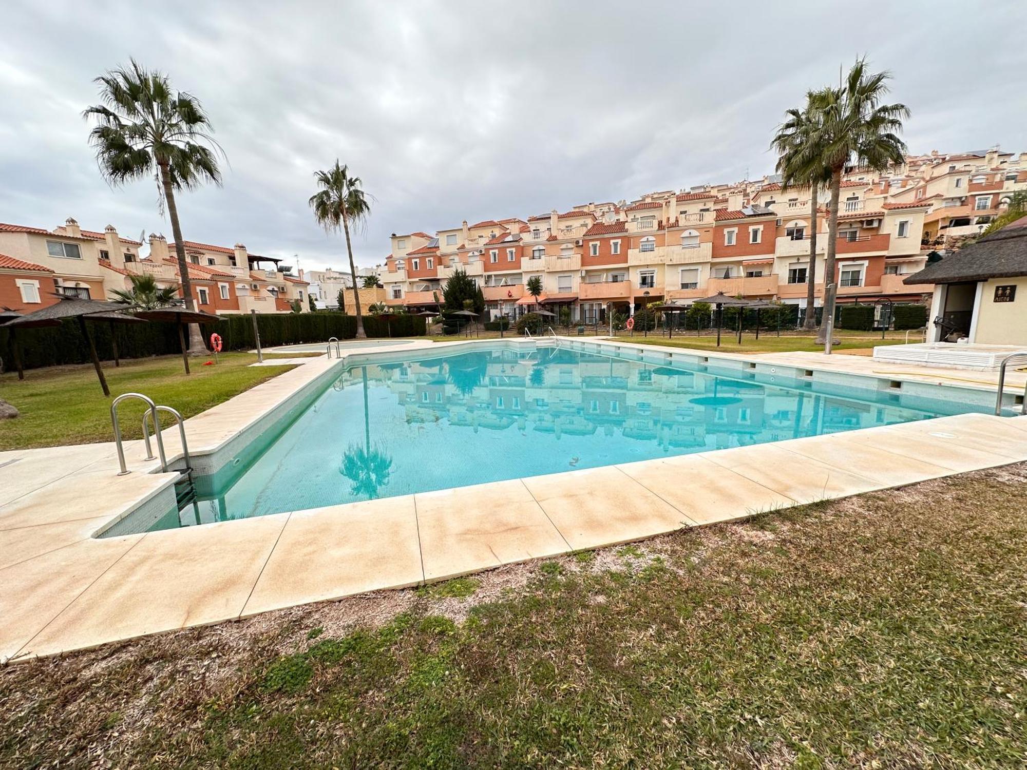 Apartamento La Bella Escondida Piscina Campo De Golf Solarium Y Parking En Centro Historico Málaga Exterior foto